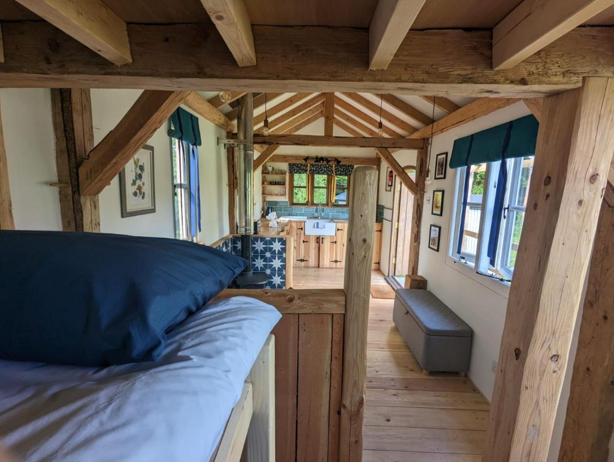Gaggle Of Geese Pub - Shepherd Huts & Bell Tents Dorchester Exterior photo